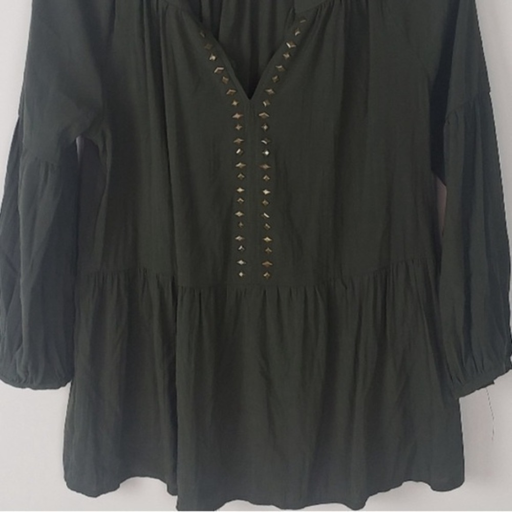 Liz Claiborne V-neck top, v-neck tassel tie with bling Size S Pre worn &…